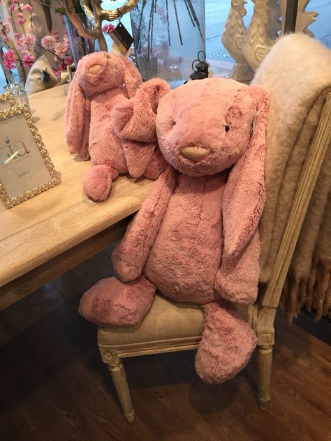 I need a giant pink jellycat bunny!!!! Pink Jellycat, Jellycat Bunnies, Jellycat Bunny, Giant Bunny, Jellycat Stuffed Animals, Jelly Cat, Xmas Wishes, Girl Sleeping, Pink Bunny