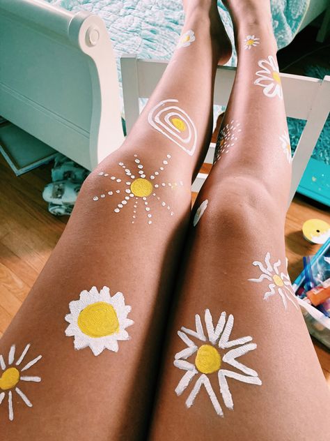 Neon Face Paint, Summer Legs, Leg Art, Leg Painting, Skin Paint, Neon Painting, Summer Painting, Face Painting Halloween, Neon Party