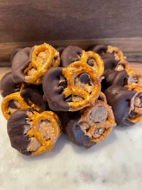 Protein Pretzel Bites, Protein Pretzels, Protein Powder Oats, Peanut Butter Protein Bites, Peanut Butter Protein Powder, Peanut Butter Pretzel Bites, Energy Bite, Crunchy Peanut Butter, Peanut Butter Pretzel