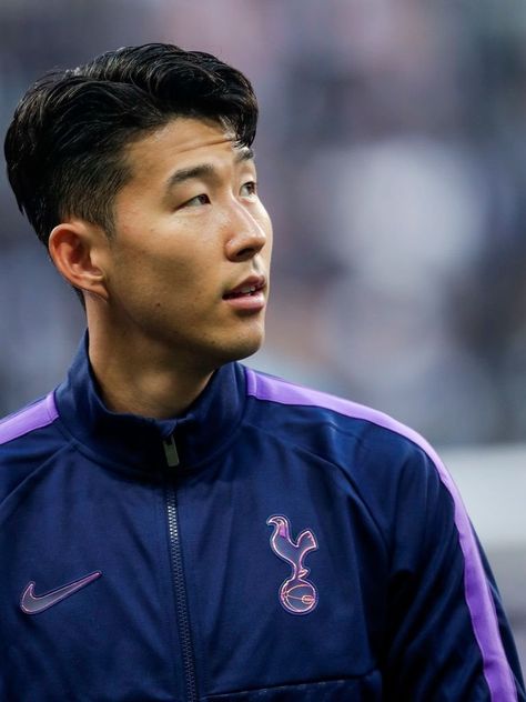 #spurs #thfc #coys #tottenham Son Heung Min Hairstyle, Son Heung Min Haircut, Son Spurs, Coys Tottenham, Heung Min Son, Spurs Tottenham, Tottenham Football, Son Heungmin, Chuncheon