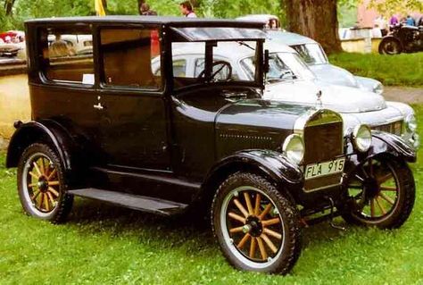 Ford Modelo T. Mini Cooper Pictures, Steve Mcqueen Cars, Ford Model T, Veteran Car, Vintage Jewelry Ideas, Aston Martin Vanquish, Old Fords, Dodge Viper, Bugatti Veyron