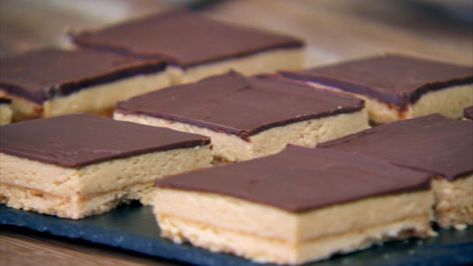 Volcano Cookies, Butter Squares, British Baking Show Recipes, Peanut Butter Squares, Bake Off Recipes, Croatian Recipes, Cake Baking Recipes, British Baking, Great British Bake Off