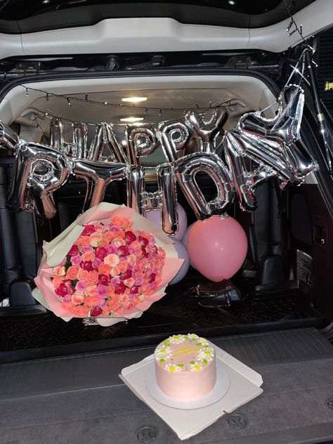 Some idea for surprise Girlfriend Birthday Decoration Ideas, Mother Birthday Surprise Ideas, Car Trunk Surprise Ideas, Birthday Surprise Ideas, Bff Party, Instagram Food Pictures, Suprise Birthday, Surprise Ideas, Pretty Balloons