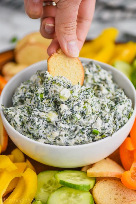 This Spinach Dip Recipe is super easy to make and is SO GOOD! This cold spinach dip recipe, made with sour cream is  so much better than the store bought packet! Spinach Dip Recipes, Cold Spinach Artichoke Dip, Spinach Dip Recipe Easy, Cold Spinach Dip, Knorr Spinach Dip, Crab Pasta Salad, Cold Dip Recipes, Creamy Spinach Dip, Awesome Appetizers