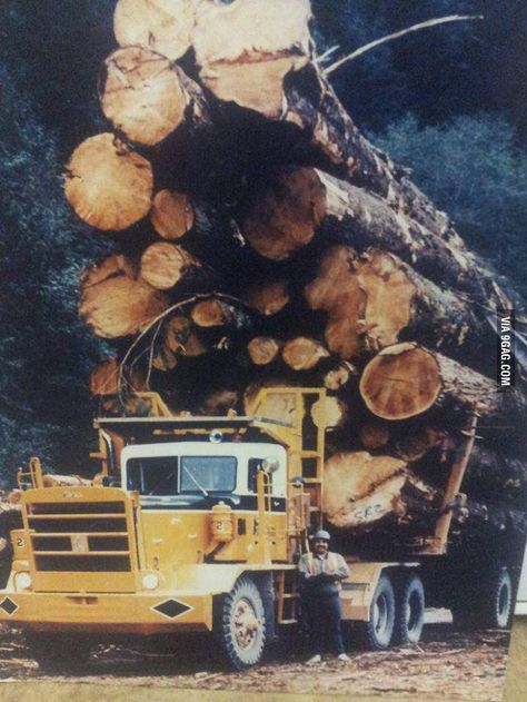 9GAG - The old days of logging in Canada. Yes, this picture is real. - I would be afraid to drive it Logging Industry, Logging Equipment, Western Star, Big Rig Trucks, Heavy Machinery, Old Days, Work Truck, Big Rig, Heavy Truck