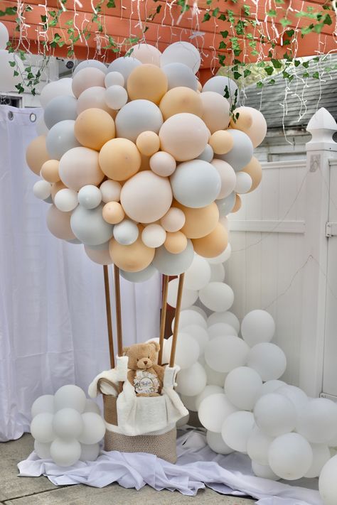 Air Balloon Decoration Diy, Hot Air Ballon Party Backdrop, Hot Air Balloon Arch, Hot Air Balloon Garland, Hot Air Balloon Balloon Decor, Hot Air Balloon Balloons, Hot Air Balloon Themed Birthday Party, Hot Balloon Decorations, Teddy Bear Hot Air Balloon Theme