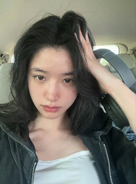 Duan Xiaowei, Aesthetic Boys Outfit, Ordinary Girls, Hairdos For Curly Hair, Pretty Photos, Ideas For Instagram Photos, 가을 패션, Ulzzang Girl, Fashion Makeup