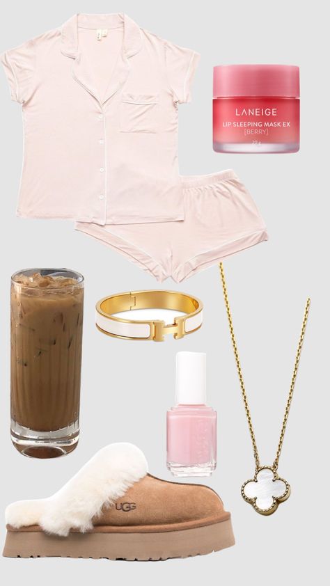 Lazy Days Aesthetic, Stockholm Wishlist, House Outfit Lazy Days, Pajama Fits, House Outfit, Pajamas Aesthetic, Outfits Lazy, Pink Pilates, Diy Ostern