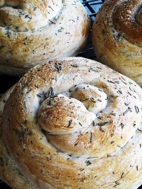 Herb Bread Recipe, Quick Bread Rolls, Wedding Cake Simple Elegant, Food Typography, Chewy Bread, French Recipe, Best Bread, Hot Bread, Herb Bread