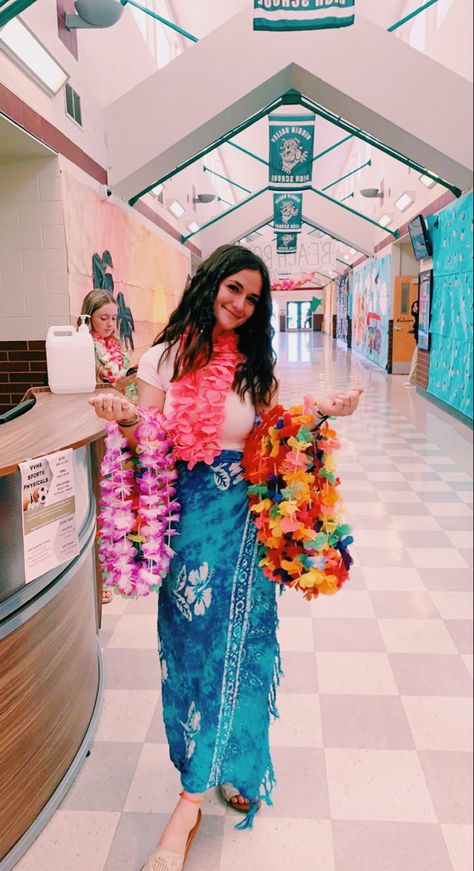 Lei Outfit Hawaiian, Hawaiian Spirit Week, Fnl Fits, Spirit Week Outfits, Havana Nights, Spirit Week, Summer Inspo, Fun Things, Havana