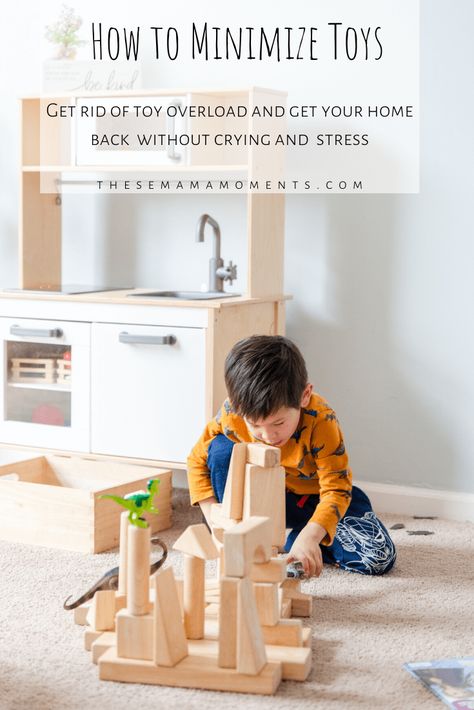 Tips on how to minimize toys so your child is engaged with the toys they have and your home is less cluttered! Minimal Toy Room, Minimize Toys, Family Room Organization, Minimalism Living, Intentional Motherhood, Minimal Room, Minimalism Challenge, Christian Homemaking, Decluttering Ideas