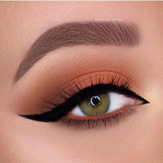 @makeupbyevva #makeup #instamakeup #cosmetic #cosmetics #envywear #fashion #eyeshadow #lipstick #gloss #mascara #palettes #eyeliner #lip #lips #concealer #foundation #powder #eyes #eyebrows #lashes #lash #glue #glitter #crease #primers #base #beauty #beautiful Natural Fall Eyeshadow Looks, Autumn Makeup Looks Fall Step By Step, Machiaj Smokey Eyes, Orange Eye Makeup, Party Makeup Looks, Brown Smokey, Fall Makeup Looks, Eye Makeup Steps, Inspired Makeup