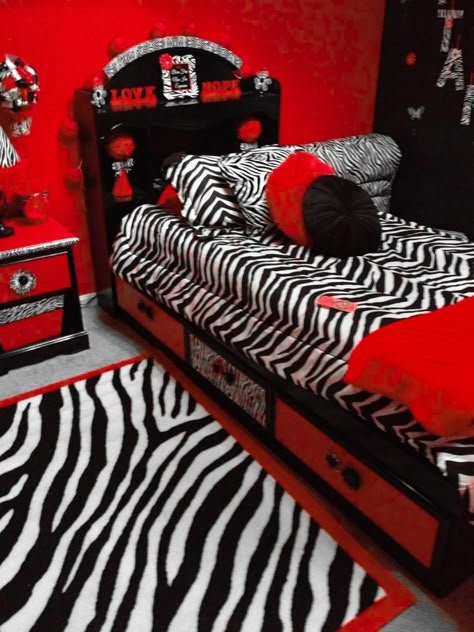 Red Y2k Room, Red Trashy Y2k, 2000s Emo Bedroom, Trashy Bedroom, Red And Black Room Aesthetic, 2010 Bedroom, Red Mcbling, Trashy Y2k Room, 2000 Bedroom