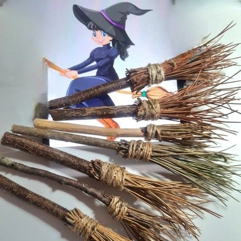 7 mini Witches broomsticks measuring between 17cm and 21cms long. Made with fallen twigs, pine needles and jute. Pine Needle Crafts, Witches Broomsticks, Wiccan Magic, Homeschool Crafts, Halloween Crafts Decorations, Witch Broom, Wood Sticks, Decoration Party, Brooms