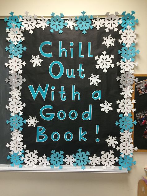 Library bulletin board for winter Halloween Bulletin Board Ideas, Winter Library, December Bulletin Boards, School Library Bulletin Boards, Kindergarten Bulletin Boards, Essay Ideas, Christmas Bulletin Boards, Winter Bulletin, School Library Displays