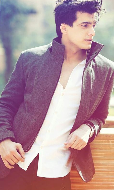 Mohsin khan ❤ Moshin Khan, Naira Kartik, Kartik And Naira, Mohsin Khan, Romantic Photoshoot, Crush Pics, Boys Dpz, Stylish Boys, Tv Actors