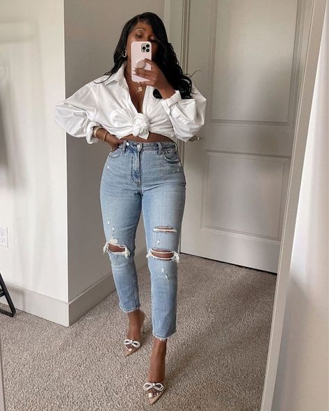 Plus Brunch Outfit, Casual Going Out Outfit Plus Size, Plus Going Out Outfits Night, Queensland Outfits, Spring Going Out Outfits Night, Cute Going Out Outfits Night Casual, Casual Night Out Outfit Spring, Heels And Jeans Outfit Night, Jeans Going Out Outfit