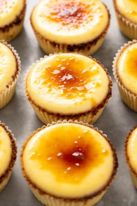 Creme Brûlée Cheesecake Cupcakes - That Oven Feelin Cheesecake Cupcake Recipes, Creme Brulee Cupcakes, Mini Cheesecake Cupcakes, Brulee Cheesecake, Cheesecake Cupcake, Creme Brulee Cheesecake, Butter Desserts, Creme Brulee Recipe, Brulee Recipe