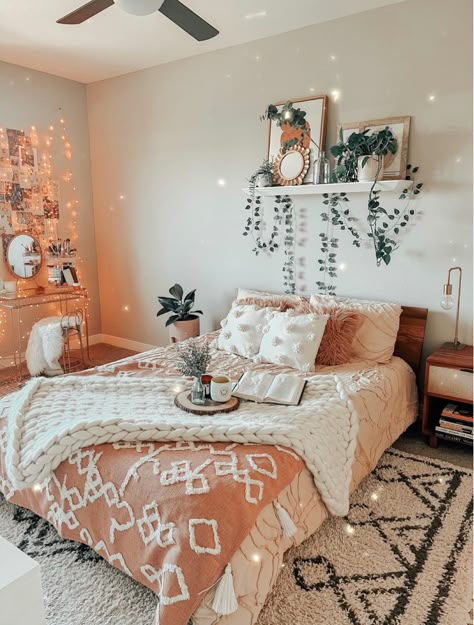 Zen Teenage Bedrooms, Atheistic Bedroom Ideas, Cute Rooms For Teenagers Girl, Cute Astetic Room Ideas, Cute Rooms Teen Girl, Floral Aesthetic Room Decor, Tennage Girl Room, Cute Room Ideas For Teen Girls Bedrooms, Asthetic Bedroom For Teen Girl