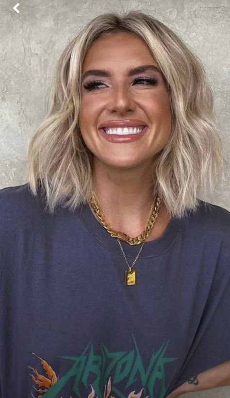 Thick Hair Blonde Bob, Blond Short Hair Round Face, Blonde Bob Fine Hair Round Faces, Short Hairstyle Women Thick Hair Blonde, Blonde Hair Plus Size Women, Short Blonde Hair Plus Size Round Faces, Blonde Short Hair Round Face, Cropped Blonde Hair, Medium Length Blonde Hair Styles