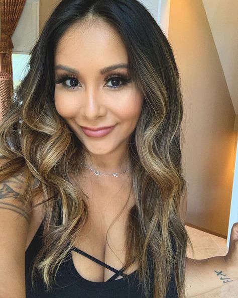 Snooki Hair Highlights, Snooki Hair Color, Snooki Hair, Highlights Brown Hair Balayage, Nicole Snooki, Highlights Hair, Brown Hair Balayage, Highlights Brown Hair, Messy Hair