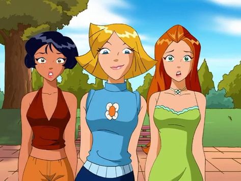 totally spies 💘 3 Trio Friends Cartoon, Iconic Trio Cartoon Characters, Trio Girls Cartoon Aesthetic, Trio Friends Cartoon, Trio Cartoon Characters, Iconic Trios Cartoon, Cartoon Trios, Iconic Trios, Trio Cartoon