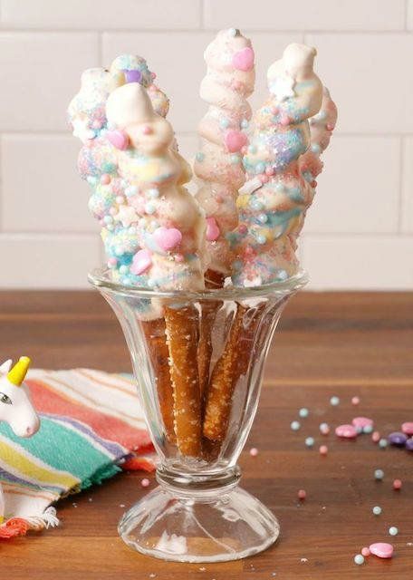 Baby Shower Appetizers, Shower Appetizers, Easy Baby Shower, Unicorn Party Food, Unicorn Desserts, Chocolate Dipped Pretzels, Pretzel Dip, Pretzel Rods, Magic Cake