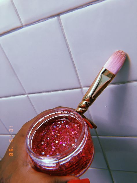 Glitter Mask Makeup, Pimple Mask, Glitter Face Mask Skin Care, Face Mask Spa Aesthetic, Lush Face Mask, Pink Facial Mask, Lush Face Products, Glowing Skin Diy, Face Masks Pink