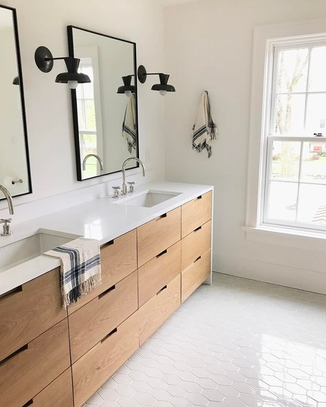 6,633 Likes, 77 Comments - Amber  Lewis (@amberinteriors) on Instagram: “This little dudes bathroom at #clienttupacmeetsbiggietodecoratethesediggies is quite pretty. This…” Minimalism Living, Samantha Smith, Bathroom Vanity Designs, Amber Lewis, Master Bath Remodel, Vanity Design, Boys Bathroom, Downstairs Bathroom, Amber Interiors