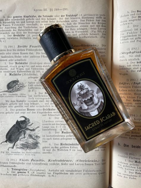 Luxury Goth, Myrrh Incense, Musk Perfume, Packaging Machinery, Fragrances Perfume Woman, Fragrance Collection, Vintage Perfume, Perfume Collection, Beauty Nails