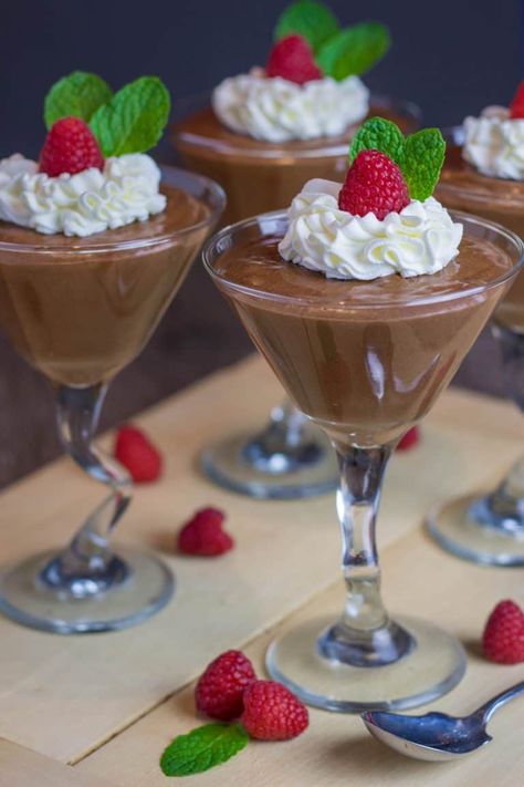 French Chocolate Mousse, Julia Childs, Best Chocolate Desserts, French Chocolate, Chocolate Mousse Recipe, Mousse Dessert, French Dessert, French Desserts, Mousse Recipes