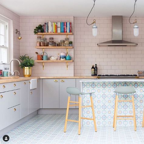 Pastel Kitchens Any Grownup Would Love - Studio Dearborn | Interior DesignStudio Dearborn | Interior Design Cool Shelves, Farmhouse Side Table, Retro Bathrooms, Quirky Home Decor, Open Space Living, Bathroom Trends, Pink Kitchen, Commercial Interior Design, Wooden Cabinets