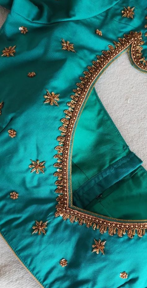 Light Green Aari Work Blouse, Green Aari Work Blouse, Blouse Designs Catalogue, Latest Blouse Designs Pattern, Aari Blouse, Diy Bead Embroidery, Simple Embroidery Designs, Cloth Design, Beads Work