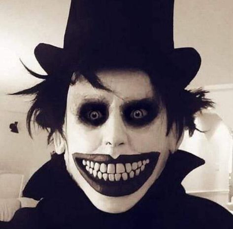 The Babadook, Halloween Make-up Looks, Creepy Masks, Holloween Makeup, Horror Make-up, Mascaras Halloween, Clown Horror, Creepy Halloween Makeup, Amazing Halloween Makeup