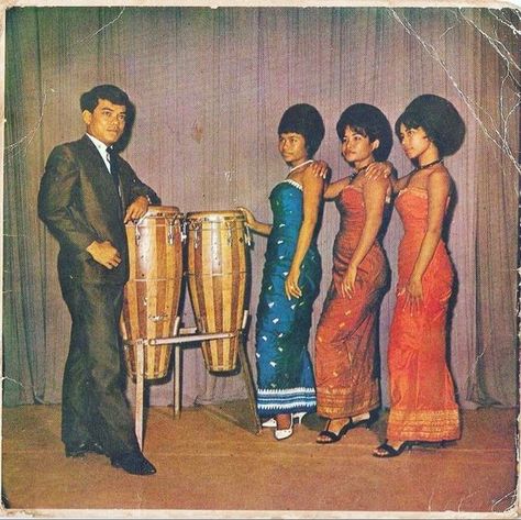 Kawaii Clothes Goth, Cambodian Art, Vintage Hotels, Vintage Picture, Rock N Roll Music, Illustration Art Girl, Retro Photo, 1960s Fashion, Vintage Pictures