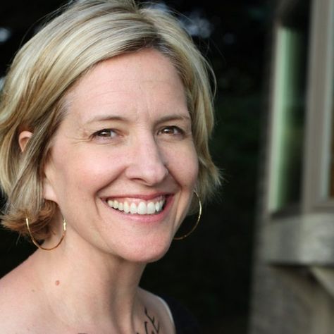 10 Lessons from Brené Brown for Living Your Happiest Life Brene Brown Vulnerability, Dr Brene Brown, Brown Haircut, The Power Of Vulnerability, The Gift Of Imperfection, Brené Brown, Rising Strong, Brene Brown Quotes, Daring Greatly