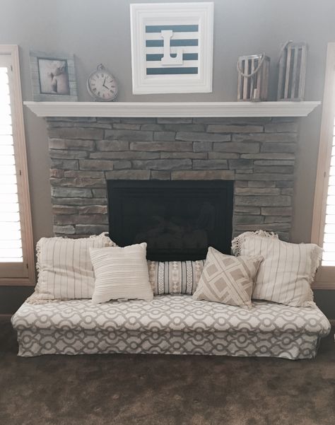 Baby-proof the fireplace hearth with a padded bench! Childproof Fireplace, Baby Proof Fireplace, Kids Room Organization Diy, Baby Decor Diy, Baby Nursery Diy, Baby Proof, Fireplace Cover, Trendy Apartment, Fireplace Hearth