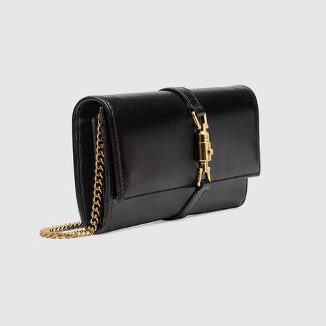 Shop the Jackie 1961 chain wallet in black at GUCCI.COM. Enjoy Free Shipping and Complimentary Gift Wrapping. Gucci Marmont Wallet On Chain, Gucci Wallet On Chain, Chain Outfit, Gucci Store, Wallet On Chain, Chain Wallet, Black Clutch, Original Bags, Gucci Wallet