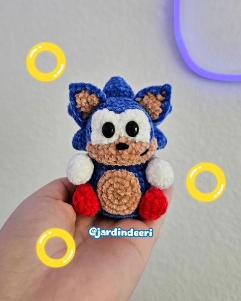 ✯¸.•´*¨`*•✿ Pattern Test No. 11 ✿•*`¨*`•.¸✯ Chibi Sonic 💙 This pattern was very fun & cute to make. The pattern includes a mod to make Shadow too! Thank you @bardictrinkets for letting me test! The pattern is available now, so head over to @bardictrinkets page to make both Sonic & Shadow! #crochetcommunity #crochetinspo #patterntest #patterntester #amigurumipattern #kawaiicrochet #crochet #crochetplushie #amigurumi #amigurumidoll #crochetamigurumi #sonic #sonicthehedgehog #shadow #videoga... Sonic Crochet Keychain, Crochet Sonic The Hedgehog Pattern Free, Sonic Crochet Pattern Free, Sonic Crochet Pattern, Chibi Sonic, Sonic Crochet, Cute Sonic, Sonic Shadow, Kawaii Crochet