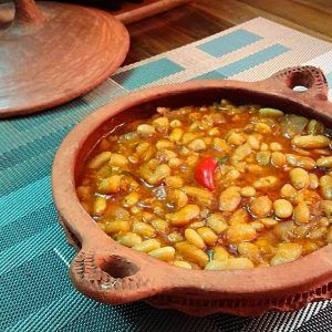 Moroccan Stewed White Beans Recipe - Loubia - Taste of Maroc Moroccan Salads, Moroccan Recipe, White Beans Recipe, Fish Tagine, African Kitchen, Moroccan Fish, Moroccan Salad, White Bean Recipes, White Kidney Beans