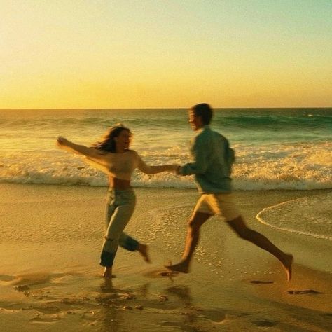 August And James Aesthetic, Wholesome Engagement Photos, Beach Romance Aesthetic, Gentle Love Aesthetic, Best Beach Poses, Go Out More, Goals To Set, Frühling Wallpaper, Gentle Love