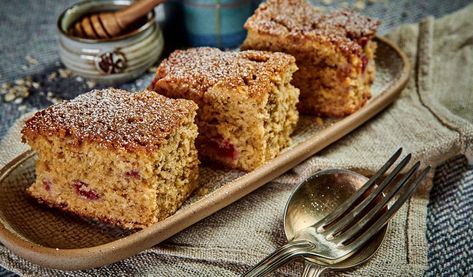 Honey, Oat and Raspberry Slice © Euan Anderson Oat Slice, Honey Oats, Slices Recipes, Vanilla Essence, Honey Recipes, Oats Recipes, Event Food, Baking Tins, Sugar And Spice