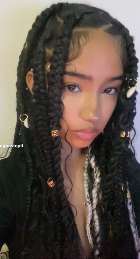 Coi Lorey Hair Braids, Cute Braids Hairstyles For Teens, Hispanic Braids, Braids For Hispanic Women, Light Skin Hairstyles, French Braid Curly Hair, Latina Braids Hairstyles, Braids With Bangs, Thick Braids