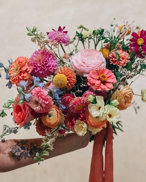 Summer Wildflower Bouquet, Rainbow Wedding Flowers, Botanical Photos, Colorful Bride, Vintage Flower Arrangements, Wildflower Bridal Bouquets, Winter Bridal Bouquets, Flowers Australia, Bridal Bouquet Summer