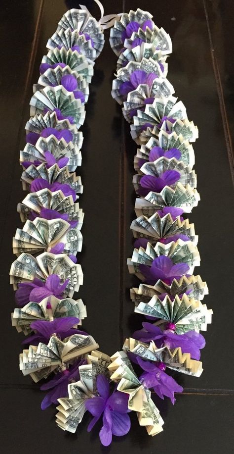 Graduation Leis Diy Ribbons, Creative Graduation Gifts, Money Lei Diy, Graduation Leis Diy, Graduation Money Lei, Money Leis, Graduation Money Gifts, Candy Lei, Diy Graduation Gifts