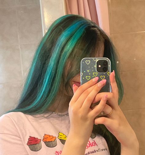 Blue And Green Chunky Highlights, Colored Chunky Highlights, Blue Chunky Highlights, Chunky Colored Highlights, Chunky Highlights Short Hair, Light Blue Hair Dye, Blue Hair Streaks, Teal Highlights, Dye Inspiration