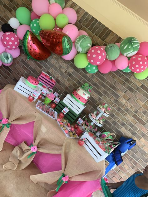 One In A Melon Candy Table, One In A Melon Party Decorations, One In A Melon First Birthday Treats, One In A Melon First Birthday Decorations, Watermelon Stand, Watermelon Birthday Party Theme, Melon Birthday, Pretzels Chocolate, Watermelon Theme