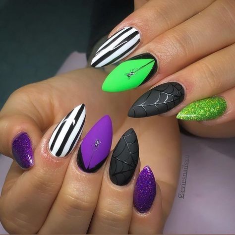 Halloween Nails With Glitter, Green And Purple Nails Halloween, Halloween Beetlejuice Nails, Easy Beetlejuice Nails, Joker Themed Nails, Purple And Green Halloween Nails, Bettle Juice Nail Ideas, Beetlejuice Nails Short, Beetlejuice Nail Designs