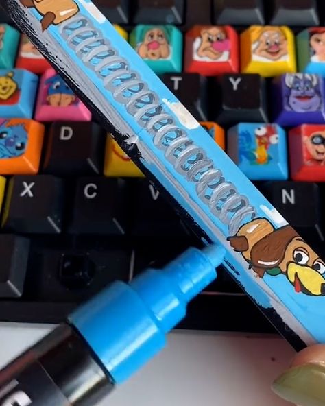 Tyla - Creating a custom Disney keyboard Keyboard Painting Ideas Aesthetic, Keyboard Diy Ideas, Keyboard Keys Art, Painted Keyboard Ideas, Keyboard Painting Ideas, Painted Keyboard, Keyboard Painting, Keyboard Art, Keyboard Ideas