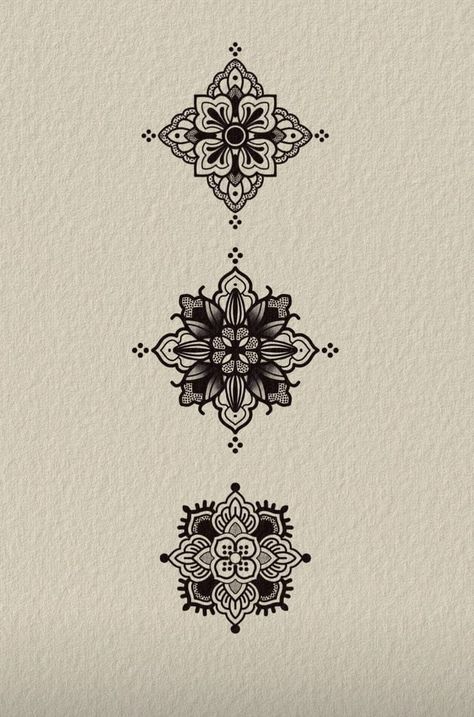 Ornamental Tattoo Design Mandalas, Ornamental Knee Tattoo, Indian Feather Tattoos, Symmetrical Tattoo, American Traditional Tattoo Ideas, Nouveau Tattoo, P Tattoo, Traditional Tattoo Ideas, Tattoo Practice